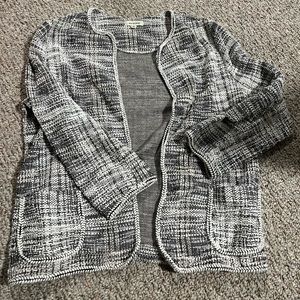 💥5 for $20💥 max studio sweater